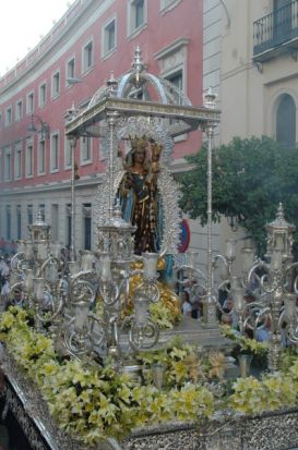 Virgen de la Hiniesta Gloriosa/ Jose Javier Comas