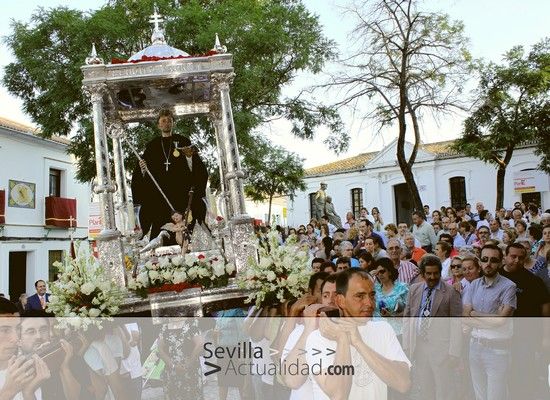 San Benito prescinde hoy del templete de plata en una procesión que correrá a cargo de la Hermandad de la Virgen de Escardiel / Juan C. Romero