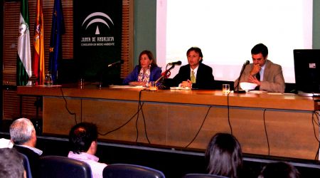 Reunión mantenida entre José Fiscal, Javier Fernández y Rosa Moreno /SA.