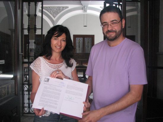 Pilar González solicita un documento con los proyectos de Sevilla después de los recortes económicos