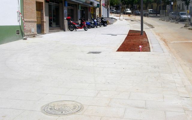 El acerado alcanza en algunos puntos hasta los cinco metros de ancho según el PA/SA