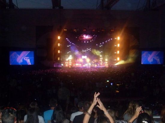 David Bisbal ofreció un espectáculo lleno de color y ritmo