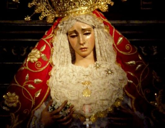 El robo de la cadena que la Virgen de la Amargura portaba en su brazo izquierdo pudo producirse en momentos de menos afluencia de feligreses al templo / Grupo Joven de la Hdad. de la Amargura
