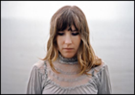 Emliy Jane White asegura que tan sólo sabe escribir canciones tristes. /sa