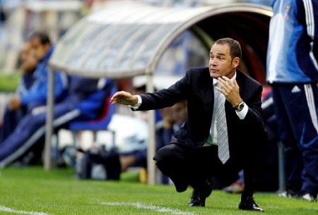 Las posibilidades de que Víctor Fernández siga entrenando al Betis disminuyen conforme avanzan los días/Rbb