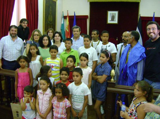 Doce niños, más los que ya viven en Carmona, pasarán sus vacaciones en la localidad