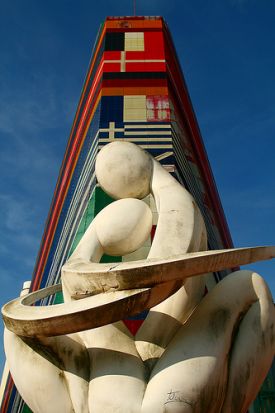 Hay numerosos pabellones de la expo que no se utilizan y están abandonados. /Carlos Alejo