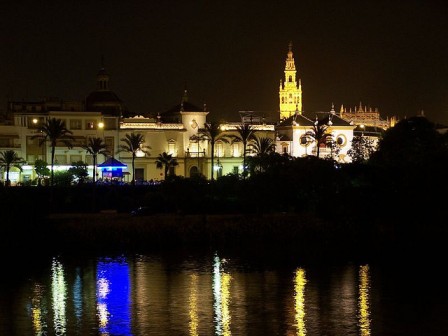 La salida está ubicada frente a la plaza de Toros de la Maestranza junto al Guadalquivir/Flickr.com