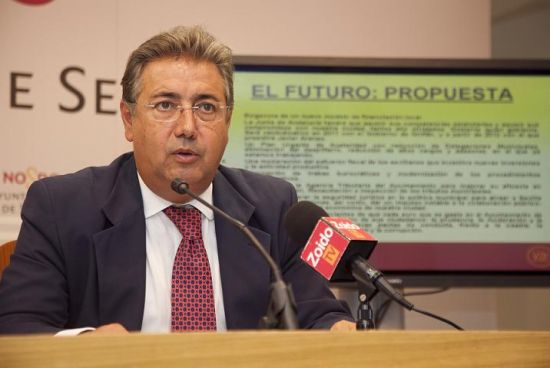 El portavoz del PP, Juan Ignacio Zoido, ha acusado al gobierno municipal de