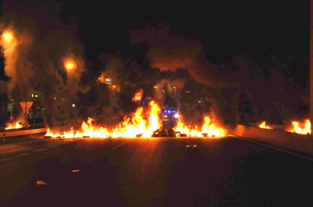 Barricada de la A-4 sobre las 06:30 de la mañana