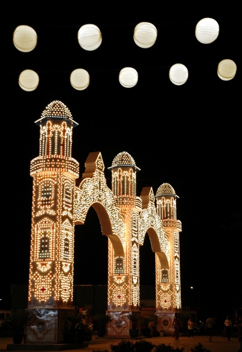 El recinto ferial cuenta con 80.000 metros cuadrados en los que hay un centenar de casetas/AyuntPalacios.