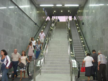 La estación de Puerta Jerez acoge a una media de 4.400 viajeros al día