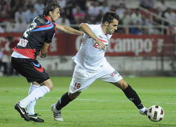 Álvaro Negredo, a falta del penalti, estuvo poco activo durante todo el partido/SevillaFC