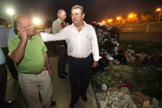 En los alrededores a las instalaciones deportivas del Charco de la Pava es más que evidente la acumulación de basura
