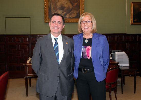 Los Rectores de la US, Joaquín Luque y de la UMA, Adelaida de la Calle.