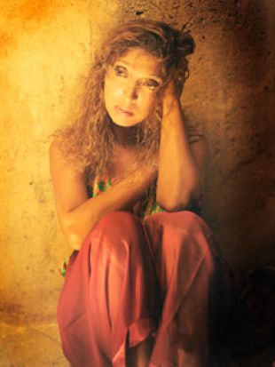 'Raices del Alma' nos muestra las raices de la cantaora Esperanza Fernandez. /Bienal