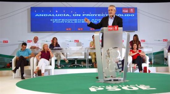 El presidente de la Junta de Andalucía, José Antonio Griñán, en el Pleno de la Comisión Ejecutiva Regional. /SA