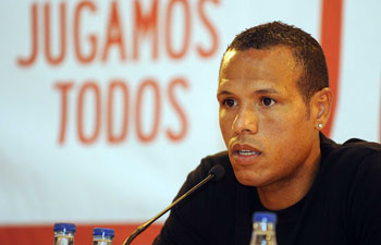 El brasileño desea volver a jugar y contar para Manzano/SevillaFC