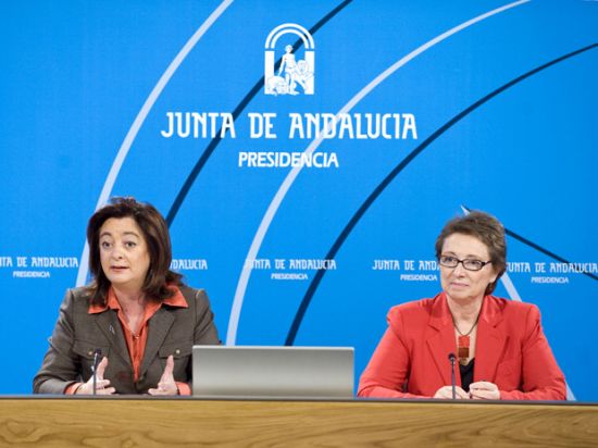 Mar Moreno y Carmen Martínez Aguayo durante la rueda de prensa tras el Consejo de Gobierno