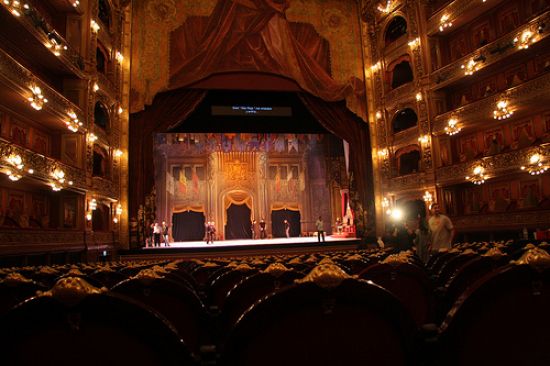 sala-teatro-vacia-generica-gobiernobuenosaires-flickr