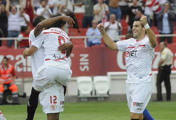 Los jugadores del Sevilla celebran uno de los goles/SevillaFC