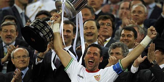 Palop recoge el trofeo en la final del Camp Nou/SA