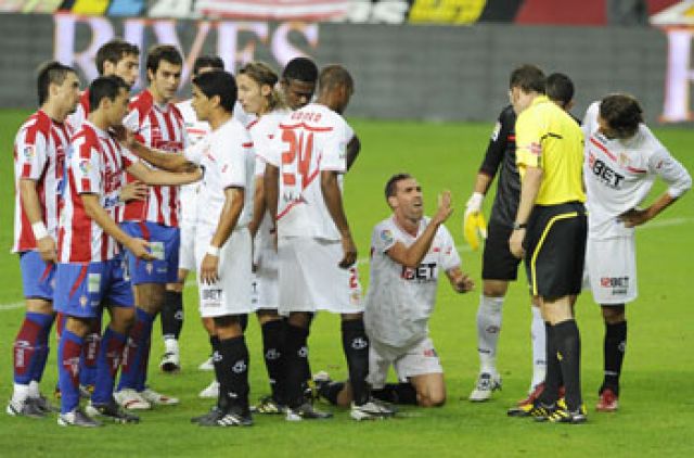 Paso atrás del Sevilla en El Molinón/SevillaFC