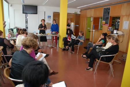 Momentos del taller de cocina Internacional de Tomares