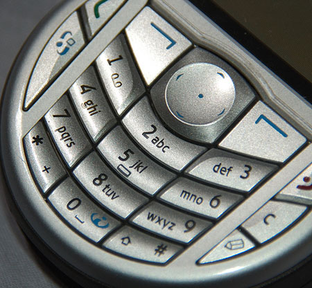 Casi todos los españoles tienen teléfono fijo o móvil según el estudio del INE/SA