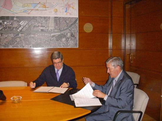 El Guadalquivir y el Puerto de Sevilla serán dos escenarios donde se realizarán actividades culturales y sociales