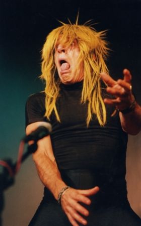 Johnny Melville realiza un concierto, fabuloso, pero no se escucha nada. /sa