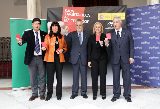 Los líderes de los grupos con representación parlamentaria han mostrado su 'tarjeta roja' al maltratador