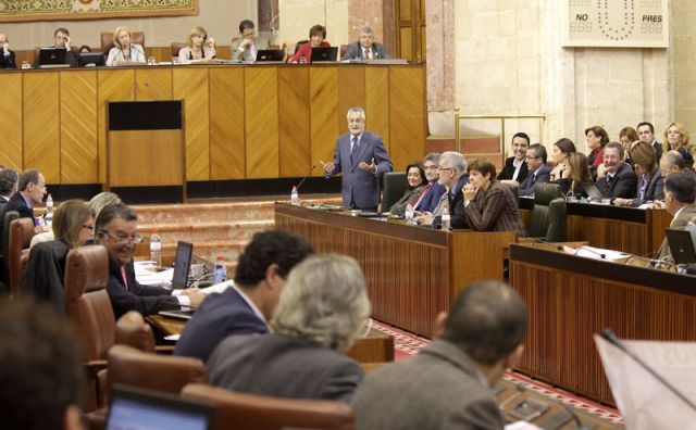 Griñán ayer durante la sesión de control en el Parlamento andaluz