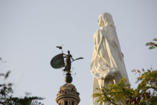 Monumento de la Inmaculada de la Plaza del Triunfo/Josema Romero