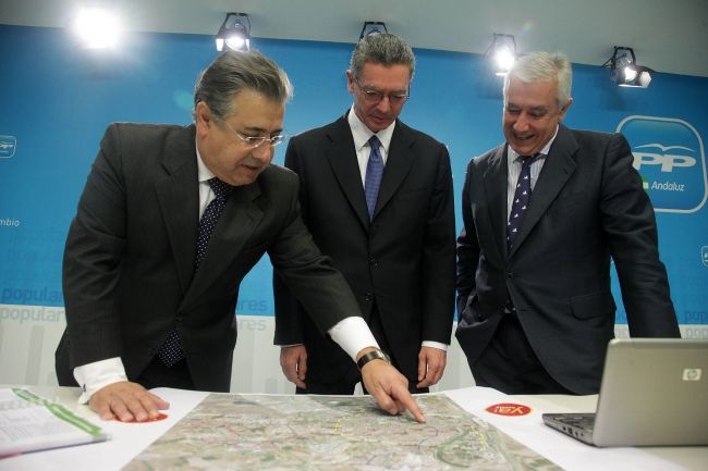 Zoido mostró al lider de los populares de la ciudad de Madrid su proyecto de metropolitano
