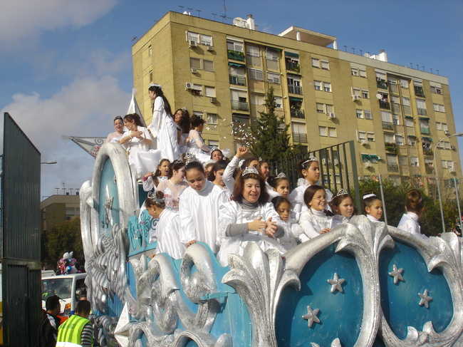 Imagen de una de las carrozas de la cabalgata del Polígono Sur