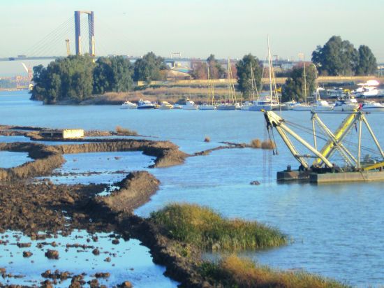Rotura del cordón El Cuarto, acceso con el que se amplia la dársena interior de la nueva esclusa