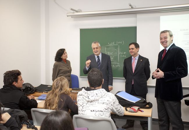 El nuevo centro reúne por primera vez todas las titulaciones en Educación de la US