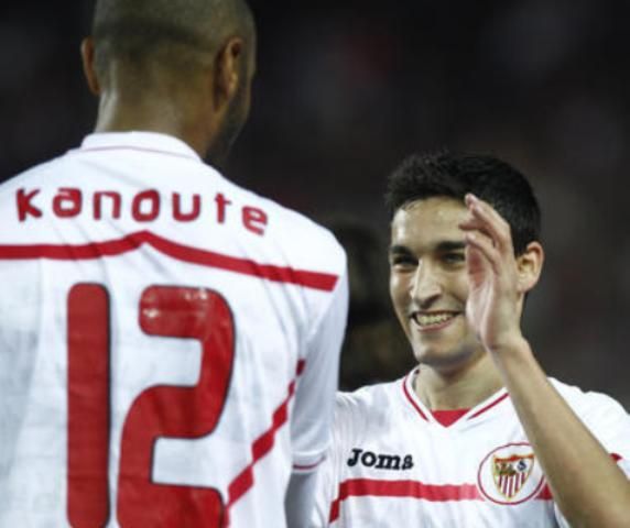 El regreso de Jesús Navas devolvió al Sevilla por el camino de la Victoria/Pizarro