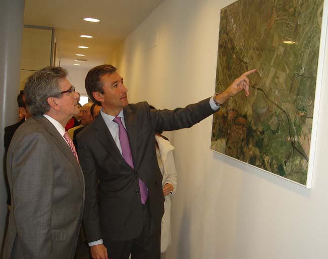 El consejero de Gobernación ha inaugurado esta mañana el nuevo Ayuntamiento