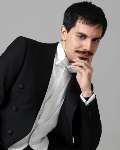 Juan Sancho ha actuado en salas y casas de ópera internacionales de prestigio como en el Teatro alla Scala de Milán, el Barbican Center de Londres o el Lincoln Center neoyorquino.