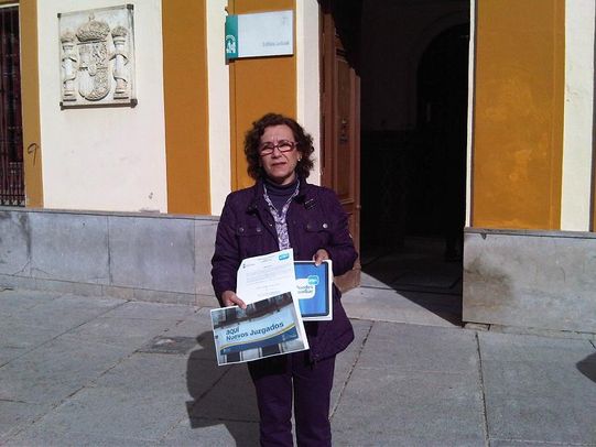 Puerta_Juzgados._Alcal_PP._Carmen_Hornillos