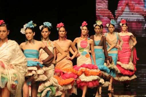 Durante días los mejores diseños de jóvenes diseñadores y profesionales se lucen en SIMOF 2011/Fibes.