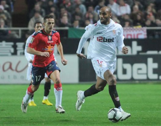 Kanouté durante un partido del Sevilla