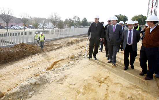 Monteseirín en la visita de las obras en el canal del Ranilla