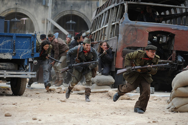 Escena de la pelicula 'Encontraras dragones' de Roland Joffé/ fandragones