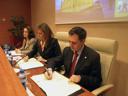 Firma del convenio universitario