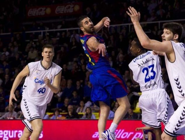 Juan Carlos Navarro, realizando una asistencia, cuajó un buen partido/CB Cajasol