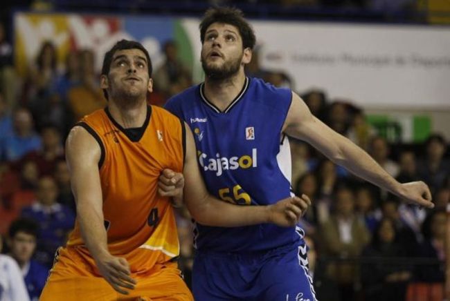 La mejor concentración y acierto en los últimos minutos permitieron al Fuenlabrada llevarse el partido/CB Sevilla