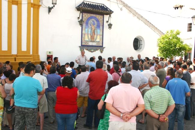 Vecinos de Castilblanco protestaron en 2009 por la subida de la contribución / Juan C. Romero